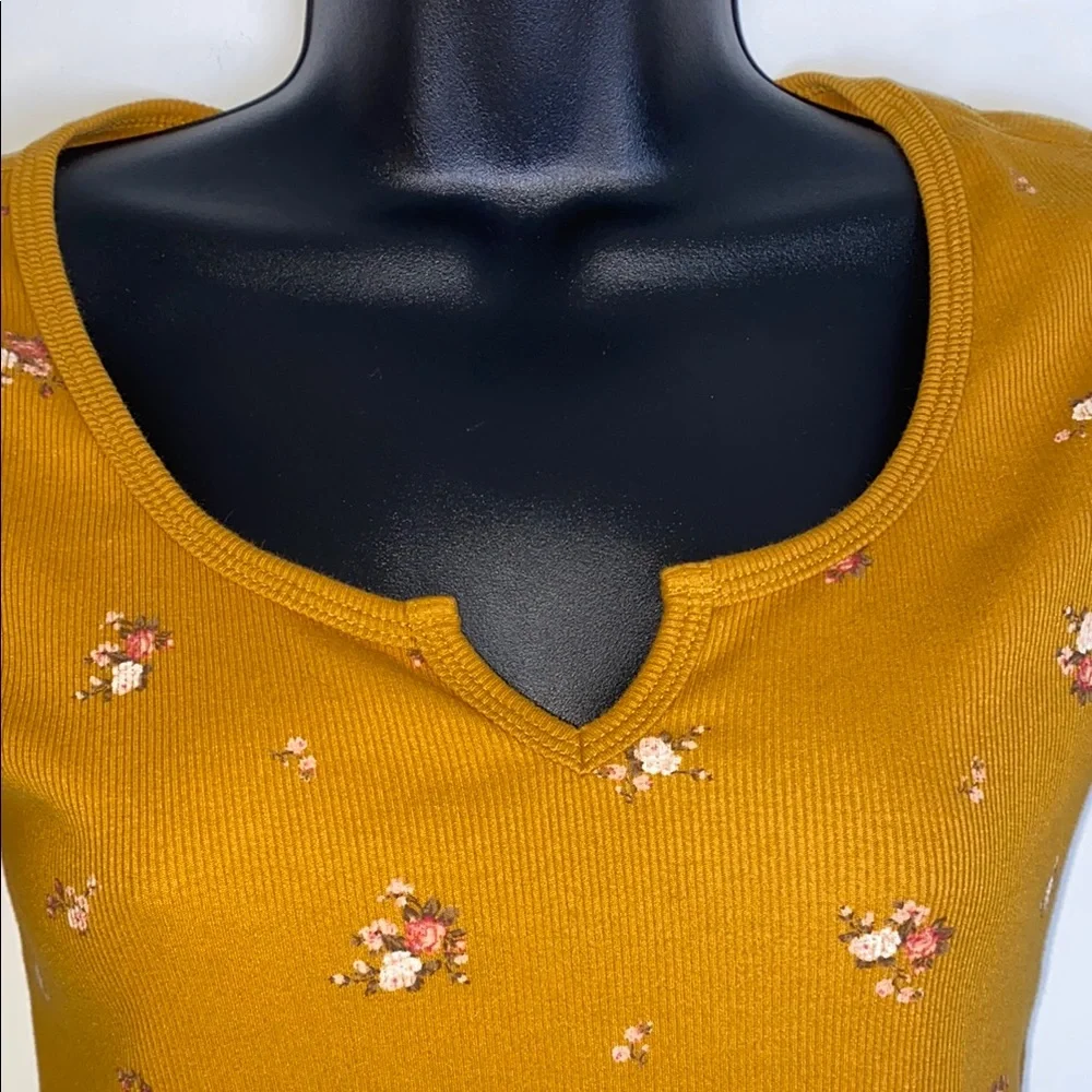 Old Navy Yellow Fitted Short Sleeve T-Shirt
